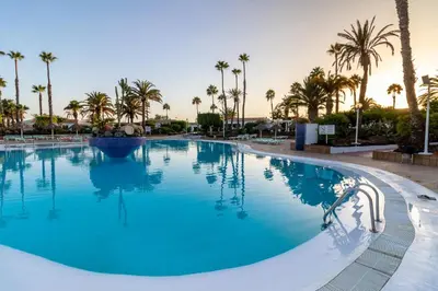Piscina en o cerca de Villa Yaiza