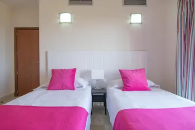 Cama o camas de una habitación en HomeForGuest Salobre Villa, 5pax, pool and great views