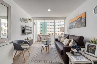 Una televisión o centro de entretenimiento en Comfortable and cozy