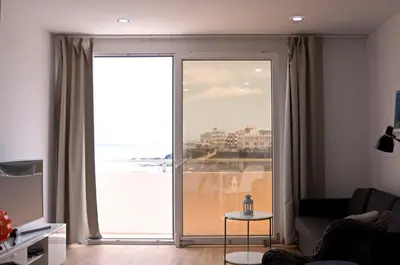 Zona de estar de SUITE PLAYA Y MAR - sea view, wifi and AC