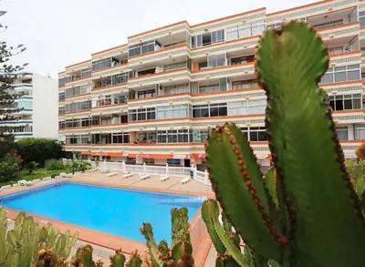 Piscina en o cerca de Calm, Cosy and Bright apartment renovated in playa del ingles- WiFi free