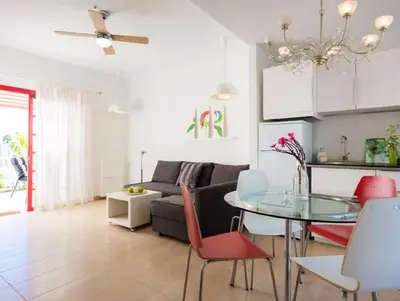 Zona de estar de Charming Bungalow in Maspalomas with Shared Pool