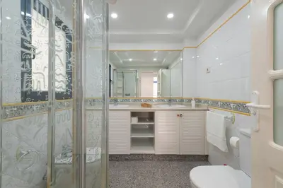 Un baño de Pier 31