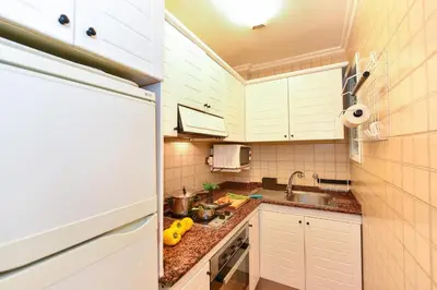 Una cocina o zona de cocina en Beachfront Apartment Las Canteras LM52YY by VillaGranCanaria