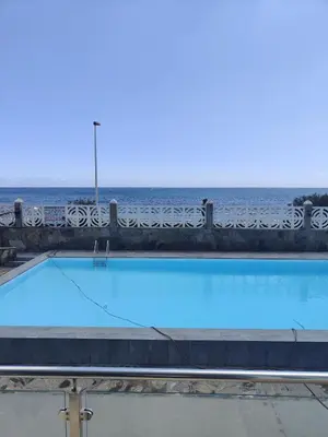 Piscina en o cerca de Los Nidos