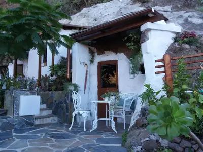 Jardín al aire libre en La cueva de Ángel B&B
