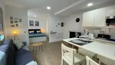 Una cocina o zona de cocina en Las Canteras Beach Studio