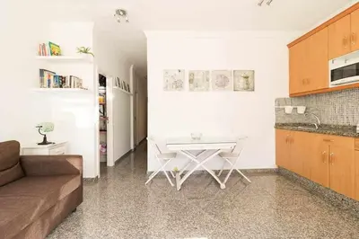 Una cocina o zona de cocina en Sun and Beach Apartment