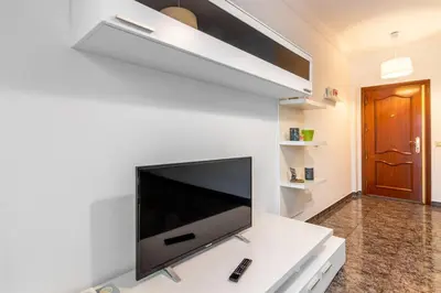 Una televisión o centro de entretenimiento en Lepanto