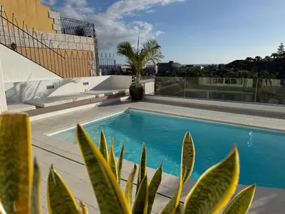 Piscina en o cerca de Sea view villa San Agustin vista Claveles