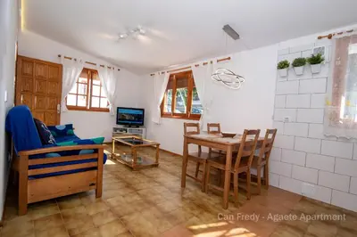 Una televisión o centro de entretenimiento en Can Fredy - Private Apartment Agaete