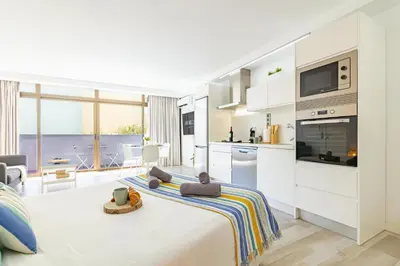 Una cocina o zona de cocina en HORIZON VACATION HOME - Guest House Gran Canaria