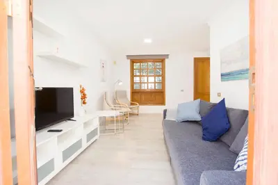 Una televisión o centro de entretenimiento en Casa Betancuria