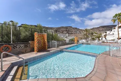 Piscina en o cerca de Beach Apartment in Playa del Cura 323 by VillaGranCanaria