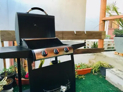 Barbacoa disponible para clientes en la casa o chalet