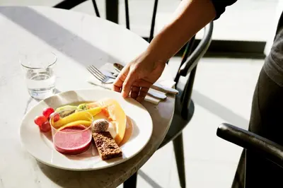 Comida en o cerca de este hotel