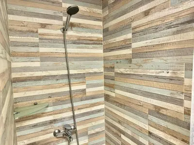Un baño de Dominos Apartment with heated pool by SunHousesCanarias