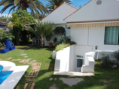 Jardín al aire libre en La Villa Calypso - Vivienda Vacacional con Piscina Privada