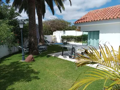 Jardín al aire libre en La Villa Calypso - Vivienda Vacacional con Piscina Privada