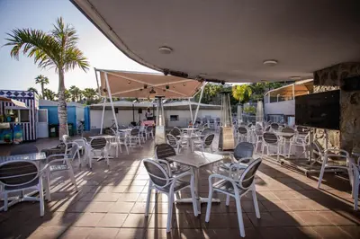 Un restaurante o sitio para comer en Caybeach Princess