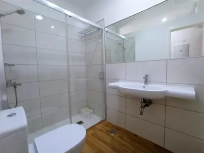 Un baño de Atlantic Apartments