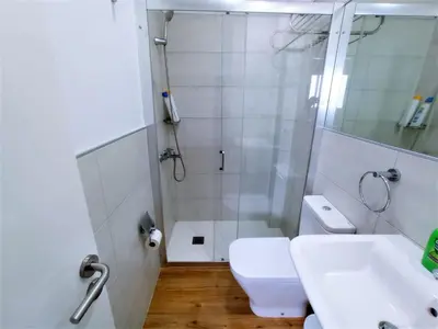 Un baño de Atlantic Apartments