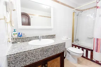Un baño de Altamar 28 with terrace&pool By CanariasGetaway