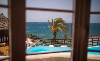 Vista general del mar o vista desde la casa o chalet