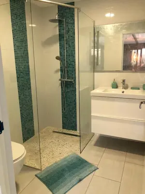 Un baño de Bungalow Atos With Private Garden