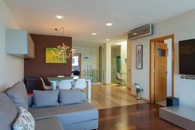 Una televisión o centro de entretenimiento en Penthouse with Private Swimming Pool