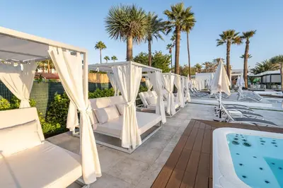 Piscina en o cerca de Sanom Beach Resort Only Adults