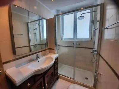 Un baño de Isamaría Parque Santa Catalina