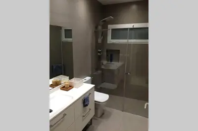 Un baño de Espacioso Bungalow 2 dormitorios en Maspalomas