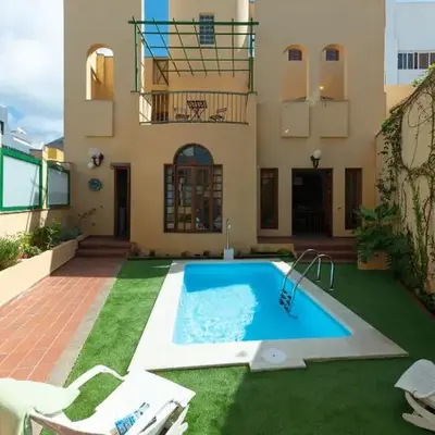 The Yellow House - Solarium - Climatized Pool