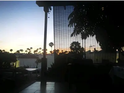 Amanecer o atardecer desde la habitación en casa particular o alrededores