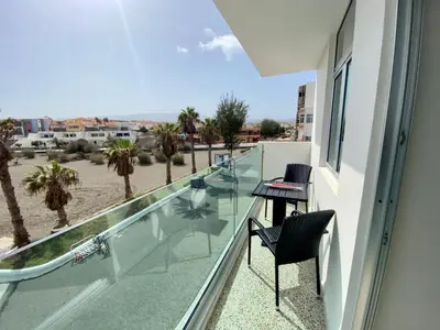 Un balcón o terraza de Hermoso Edificio Frente al Mar, a pie de Playa y hermosas vistas
