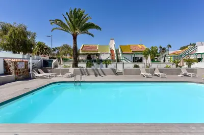 Piscina en o cerca de Bungalow Irene Playa del Ingles by VillaGranCanaria