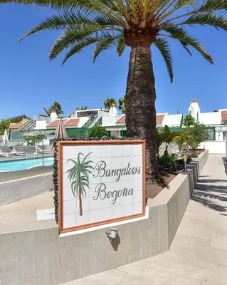 Piscina en o cerca de Bungalow Irene Playa del Ingles by VillaGranCanaria