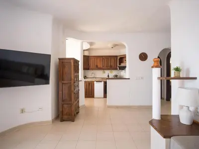 Una cocina o zona de cocina en Altamar 60 Balcony beach views By CanariasGetaway