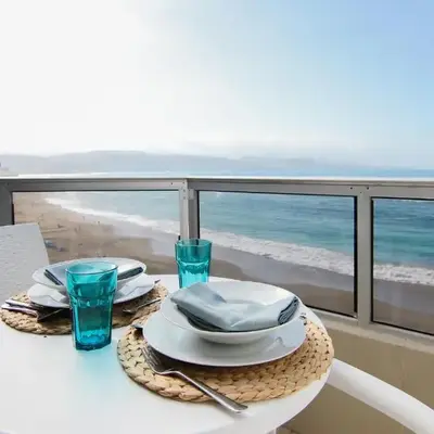Estudio frente a la playa de Las Canteras S64