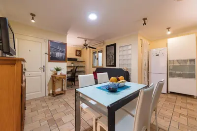 Una cocina o zona de cocina en SG Carlos Family House