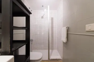Un baño de SG Carlos Family House