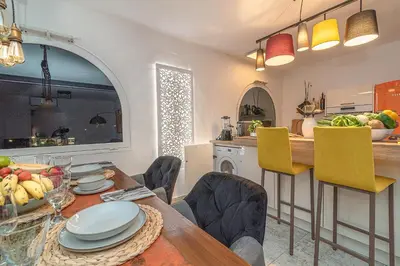 Comida en o cerca de este apartamento