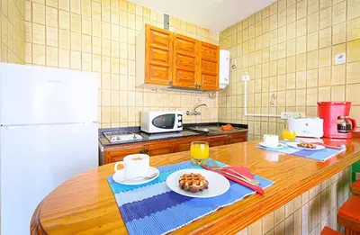 Una cocina o zona de cocina en Palmasol Apartamentos