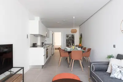 Una cocina o zona de cocina en Royal Flats-Viviendas Vacacionales