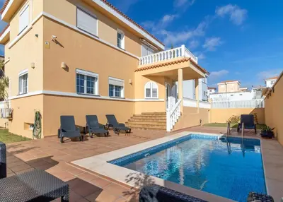 Piscina en o cerca de Villa Veneguera + Seaview + Pool + Garden