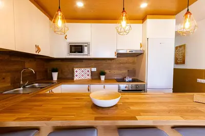 Una cocina o zona de cocina en Coral Friendly Holiday Home