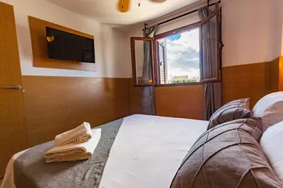 Cama o camas de una habitación en Coral Friendly Holiday Home