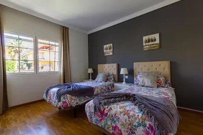 Cama o camas de una habitación en Sea Edge Friendly Holiday Home