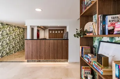 Biblioteca en el apartahotel